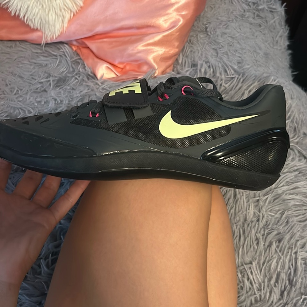 women’s throwing shoes size 10